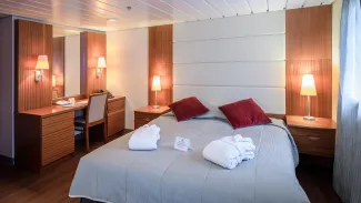 Ocean Endeavour - Cabin Category 9 Junior Suite (Deck 5)