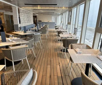 Oceania Marina - Aquamar Kitchen