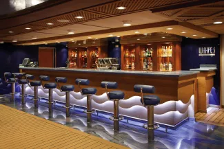 Oceania Riviera - Waves Bar