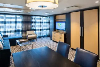 Ovation of the Seas - Owner's Suite - 1 Bedroom