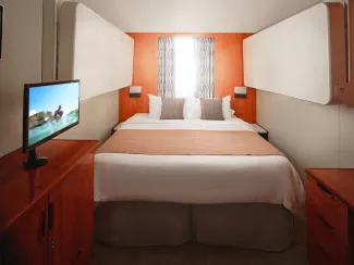 Pride of America - 1-Bedroom Obstructed View Family Suite