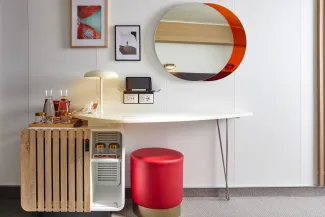 Scarlet Lady - Central Sea Terrace