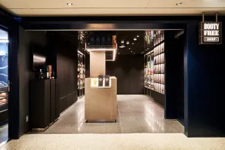 Scarlet Lady - Onboard Shopping