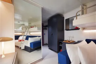 Scarlet Lady - Social Insider 