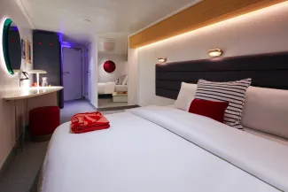 Scarlet Lady - The Insider 