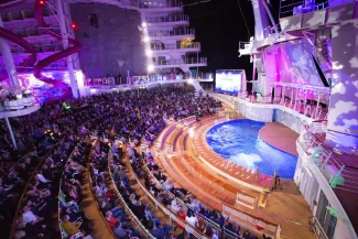 Symphony of the Seas - AquaTheatre Shows