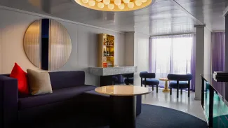 Valiant Lady - Posh Suite