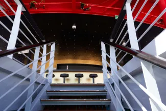 Valiant Lady - Sun Club Cafe