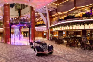 Wonder of the Seas - Rising Tide Bar