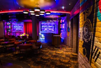 Wonder of the Seas - Spotlight℠ Karaoke