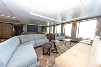 World Explorer - Explorer Lounge