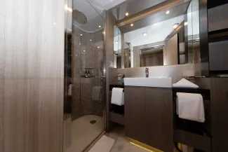 World Explorer - Infinity Suite