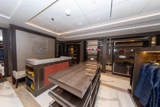 World Explorer - Polar Boutique