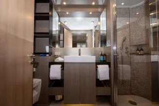 World Explorer - Superior Suite