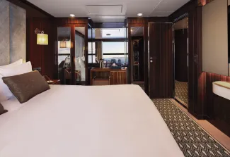 World Navigator - Horizon Deluxe Stateroom