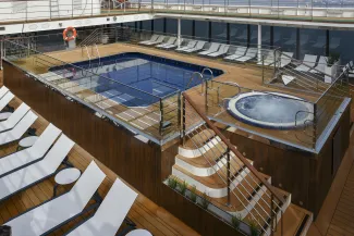 World Navigator - Pool, Hot Tub & Sun Deck