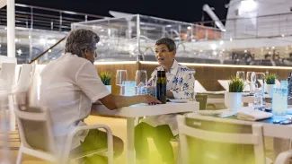 World Traveller - 7 AFT Pool Bar