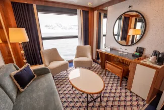 World Traveller - Horizon Stateroom