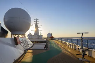 World Traveller - Running Track