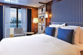 World Traveller - Veranda Stateroom