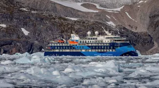 Polar_Latitudes_Expeditions_Ocean_Victory_Exterior_2