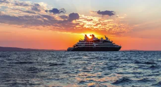 Ponant__Le_Laperouse_Pacific_Ocean_Exterior___StudioPONANT_Juliette_Leclercq