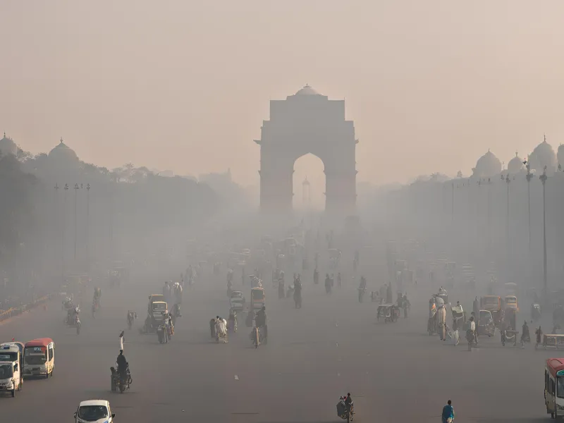 Delhi's Toxic Air Chokes Tourism and Economy in 2025