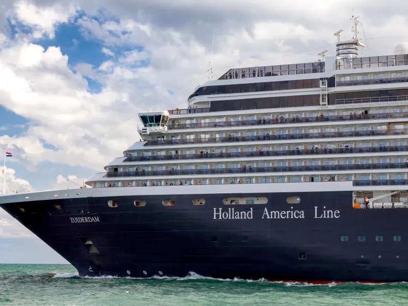 Holland America Shatters US Booking Record on Black Friday